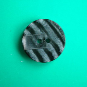 Botón de poliéster de 2 agujeros (S-013)